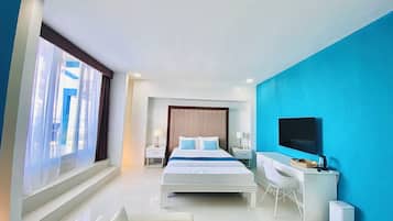 Junior Room | In-room safe, desk, laptop workspace, blackout curtains