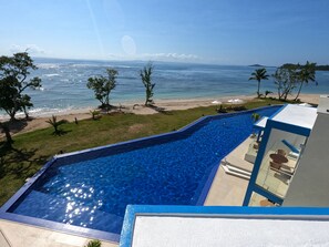 2 kolam renang terbuka 