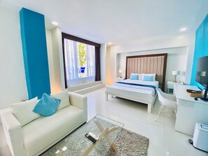 In-room safe, desk, laptop workspace, blackout curtains - Recidencia Del Hamor Beachfront (Santa Magdalena)