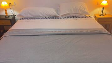 4 bedrooms, in-room safe, desk, free WiFi