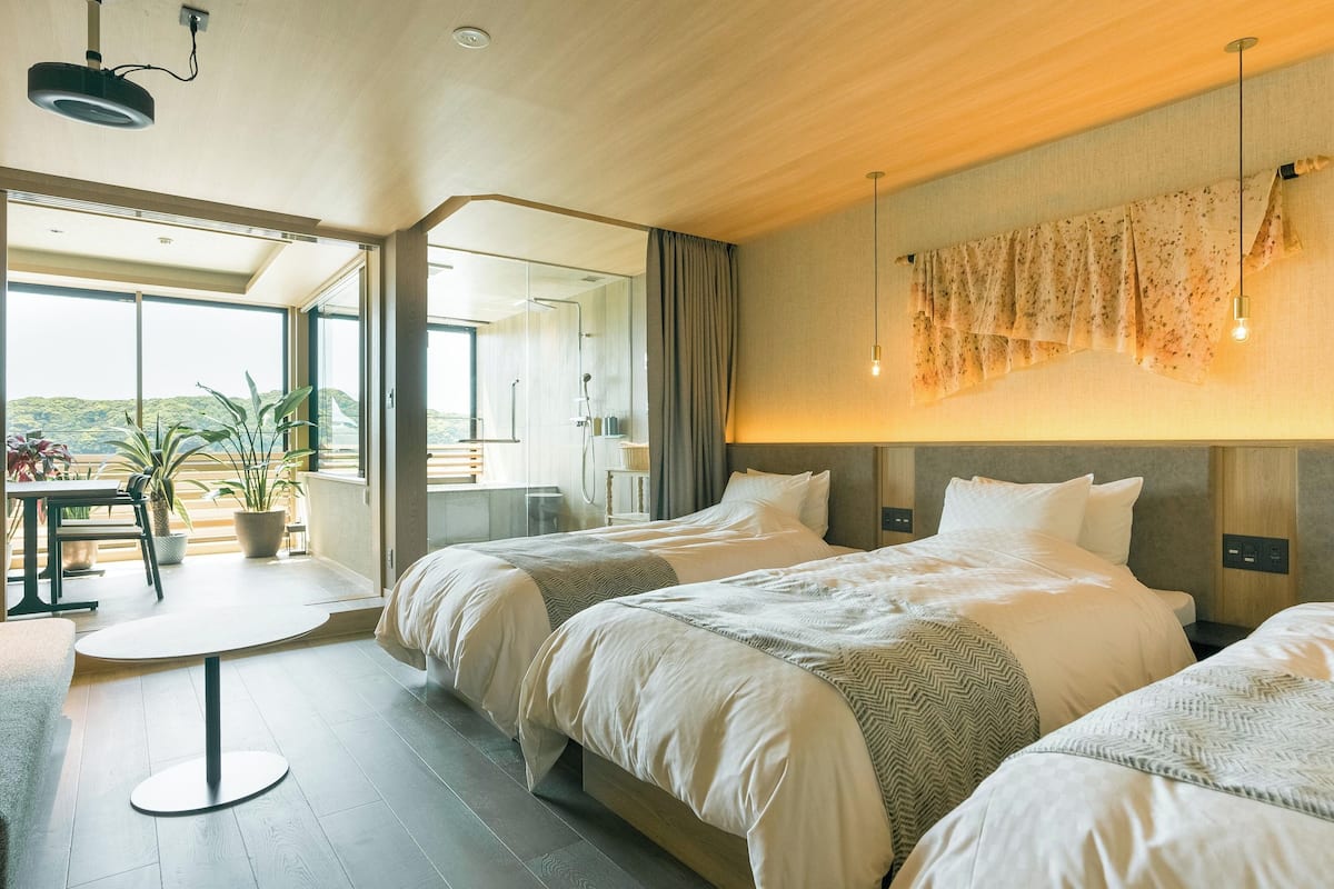 Kamer, niet-roken (Concept Room Bath and Terrace Forth) | Donzen dekbedden, een kluis op de kamer, verduisterende gordijnen