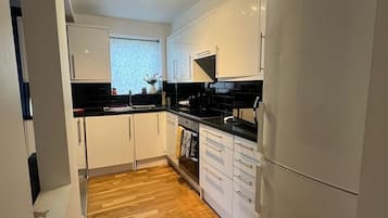 Refrigerador, microondas, horno, lavavajillas