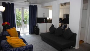 Apartment | Living area | TV - Luxury London Apartment - Central Location (London)