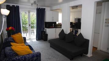 Apartment | Living area | TV