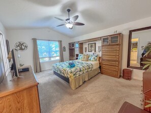 3 soverom, skrivebord, strykejern/-brett og wi-fi (inkludert)