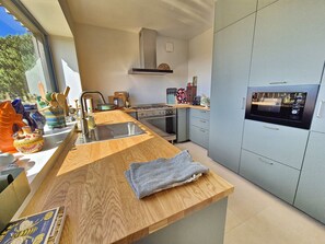 Fridge, microwave, oven, dishwasher - 727- Superb sea view, great comfort, overlooking St Tugen beach (Primelin)