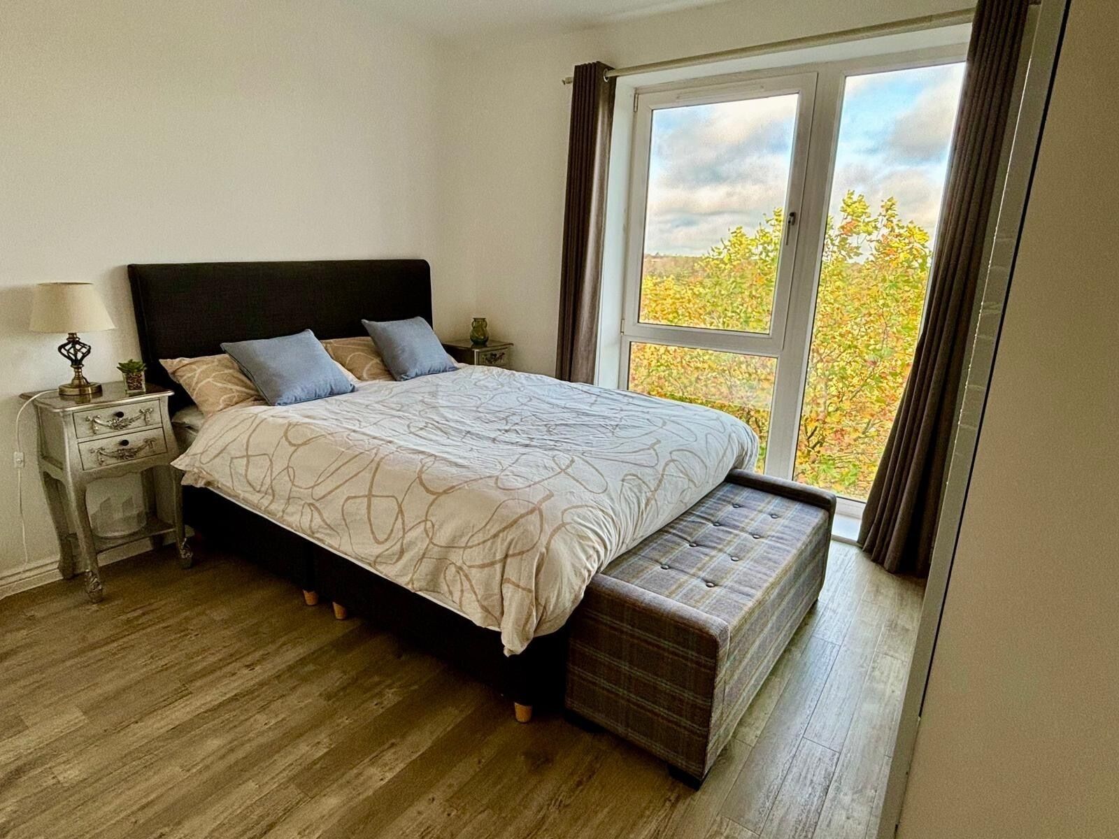 2 bedrooms, bed sheets