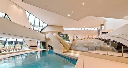 LUXURY APARTMENT Quiet location, 10min. to the center. Close to lakes + ski areas.