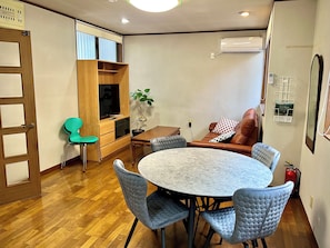 Deluxe House, 3 Bedrooms | Living area