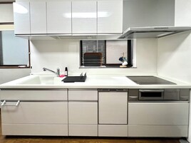 Deluxe House, 3 Bedrooms | Private kitchen | Electric kettle