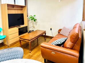 Deluxe House, 3 Bedrooms | Living area