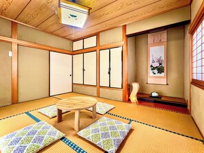 Deluxe House, 3 Bedrooms | 3 bedrooms, free WiFi, bed sheets