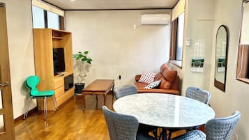Rumah Deluks, 3 kamar tidur | Area keluarga | TV layar datar, Netflix, Hulu, dan layanan streaming