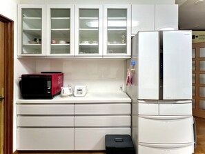 Deluxe House, 3 Bedrooms | Private kitchen