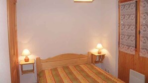 2 bedrooms - 3-room apartment, near slopes, Les Saisies, sleeps 8 (Les Saisies)
