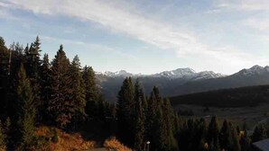 A mountainous landscape with coniferous trees and a clear sky. - 3-room apartment, near slopes, Les Saisies, sleeps 8 (Les Saisies)
