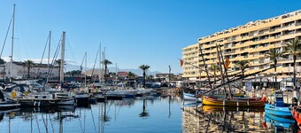 Appartement T3 au Port de Saint-Cyprien avec Terrasse et Climatisation