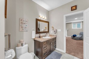 Haartrockner, Seife, Shampoo, Toilettenpapier