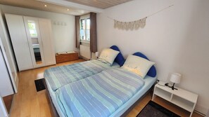 1 camera, una scrivania, ferro/asse da stiro, Wi-Fi gratuito