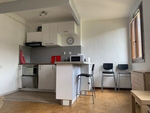 Køleskab, mikrobølgeovn