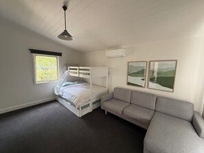 2 quartos, ferros/tábuas de passar roupa, Wi-Fi de cortesia