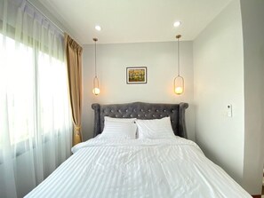 Villa, Poolblick | 4 Schlafzimmer, kostenloses WLAN, Bettwäsche