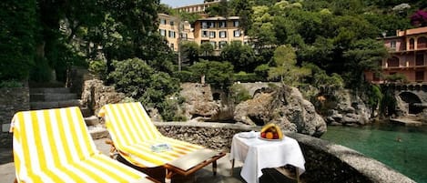 屋外ダイニングエリア