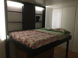 1 多间卧室、办公桌、熨斗/熨衣板、免费 WiFi