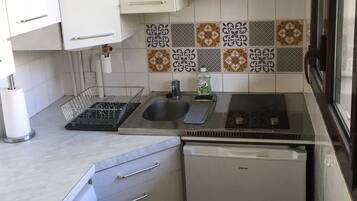 冰箱、微波炉、炉灶、洗碗机