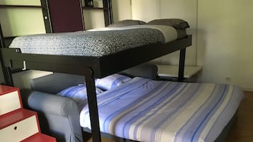 1 slaapkamer, een bureau, een strijkplank/strijkijzer, gratis wifi