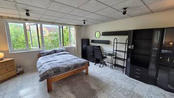 5 chambres, bureau, fer et planche Ă repasser, Wi-Fi