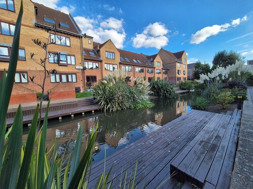 Family-sized Spacious House with En-Suite available and Garden in Canary Wharf