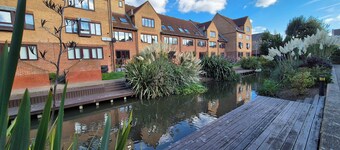 Family-sized Spacious House with En-Suite available and Garden in Canary Wharf