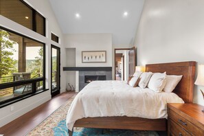 5 Schlafzimmer, Schreibtisch, Bügeleisen/Bügelbrett, Reisekinderbett