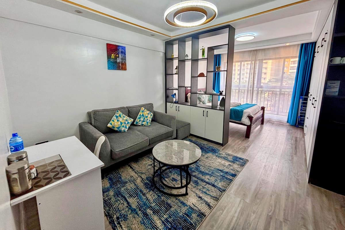 Deluxe Studio, 1 Queen Bed, City View | Living area | 43-inch Smart TV with digital channels, Netflix, streaming services