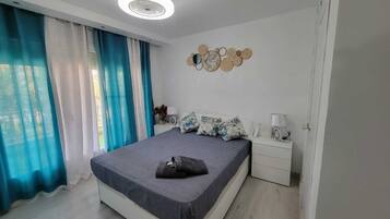 3 slaapkamers, een strijkplank/strijkijzer, wifi, beddengoed