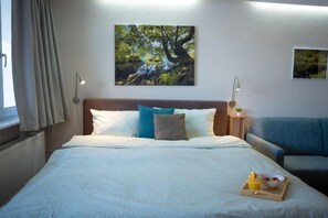 1 bedroom, travel cot, free WiFi, bed sheets