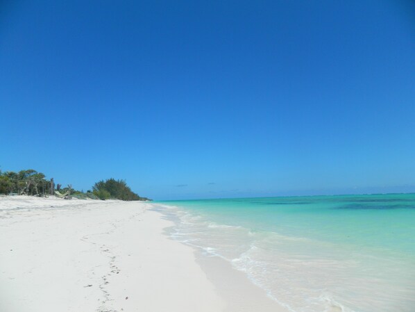 Solstolar och strandhanddukar