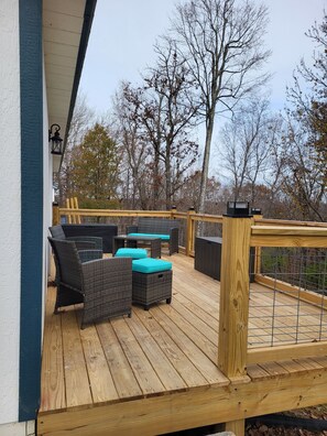 Terrace/patio - Charming 2-bedroom, 2 full baths and pet friendly house near Mammoth Cave NP. (Mammoth Cave)