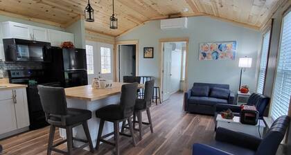 Charming 2-bedroom, 2 full baths and pet friendly house near Mammoth Cave NP.