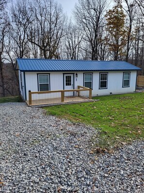 Exterior - Charming 2-bedroom, 2 full baths and pet friendly house near Mammoth Cave NP. (Mammoth Cave)
