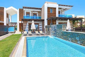 House | Exterior - Holiday Home in Kiotari With a Terrace (Rhodes)