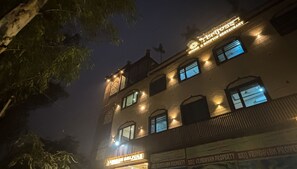 Front of property - Hotel Brij Vas (Mathura)
