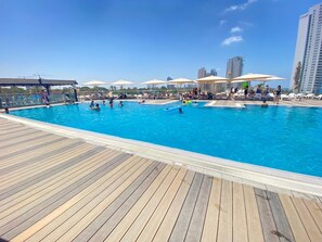 Piscina externa sazonal