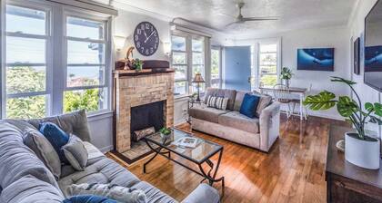 Charming 3 Bed, 2 Bath Holualoa Home on 1.1 Acres