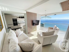 Living area - Exceptional "Luxury" sea view  (Cannes)