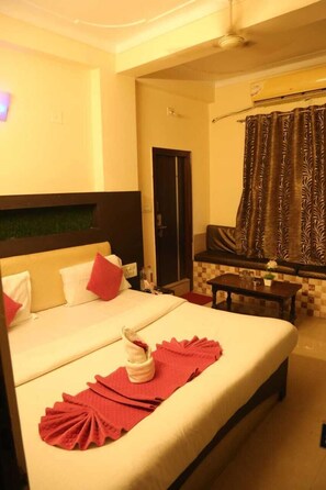 Basic Double Room, City View | Desk, laptop workspace, free WiFi, bed sheets - sk kathiyawadi hotel & restaurant (Udaipur)