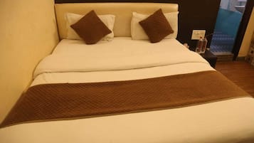 Basic Double Room, City View | Desk, laptop workspace, free WiFi, bed sheets