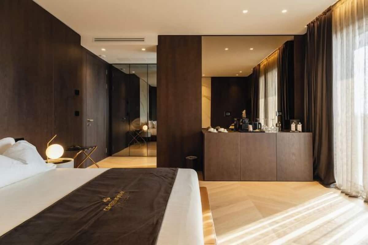 1 slaapkamer, een minibar, een kluis op de kamer, een bureau