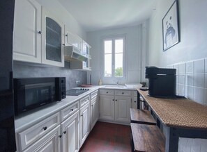 Microwave, stovetop